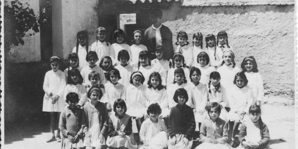 grupo-de-alumnos-antiguos